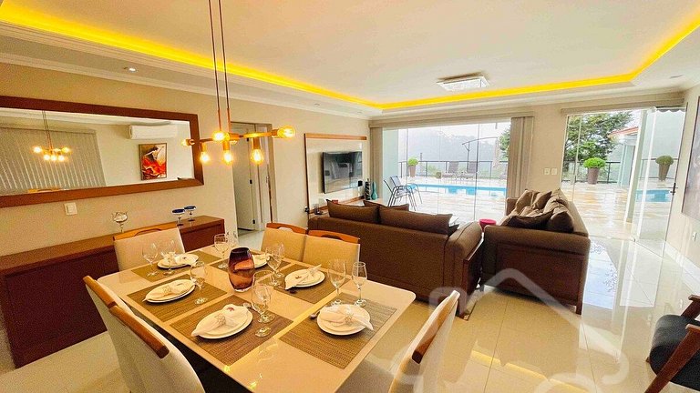 Casa maravilhosa com piscina climatizada e sauna