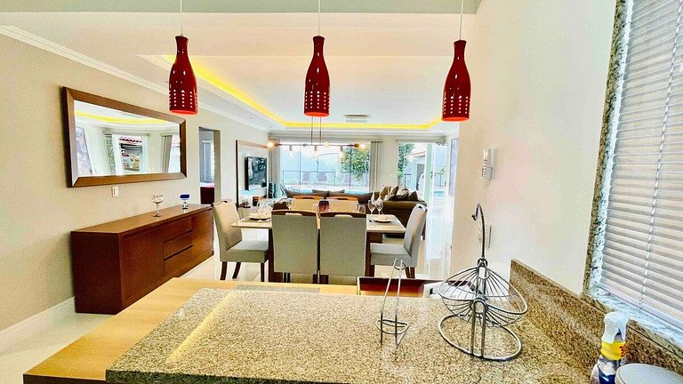 Casa maravilhosa com piscina climatizada e sauna