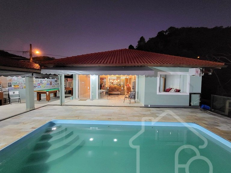 Casa maravilhosa com piscina climatizada e sauna