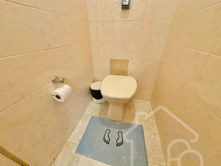 Cobertura com Piscina no centro