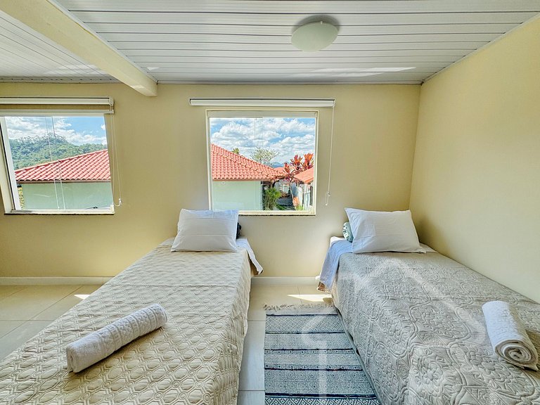 Casa maravilhosa com piscina climatizada e sauna