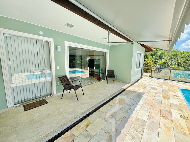 Casa nas montanhas com piscina e sauna