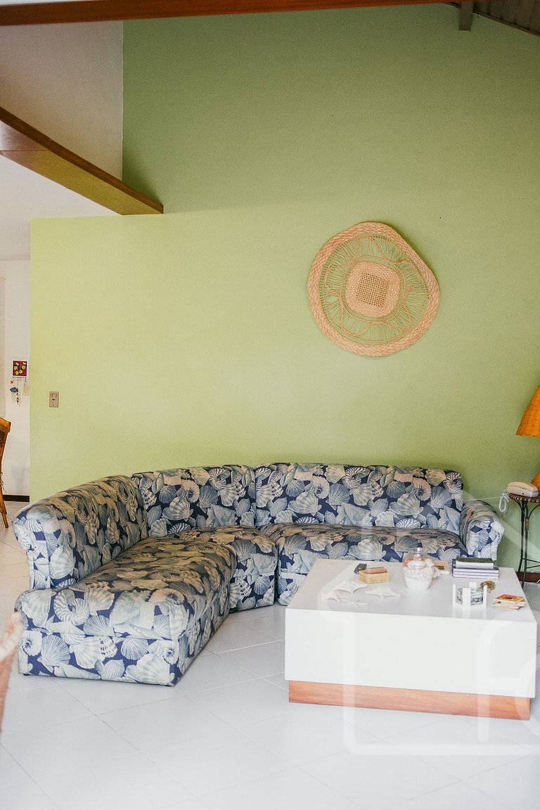 Casa em condomínio pé na areia