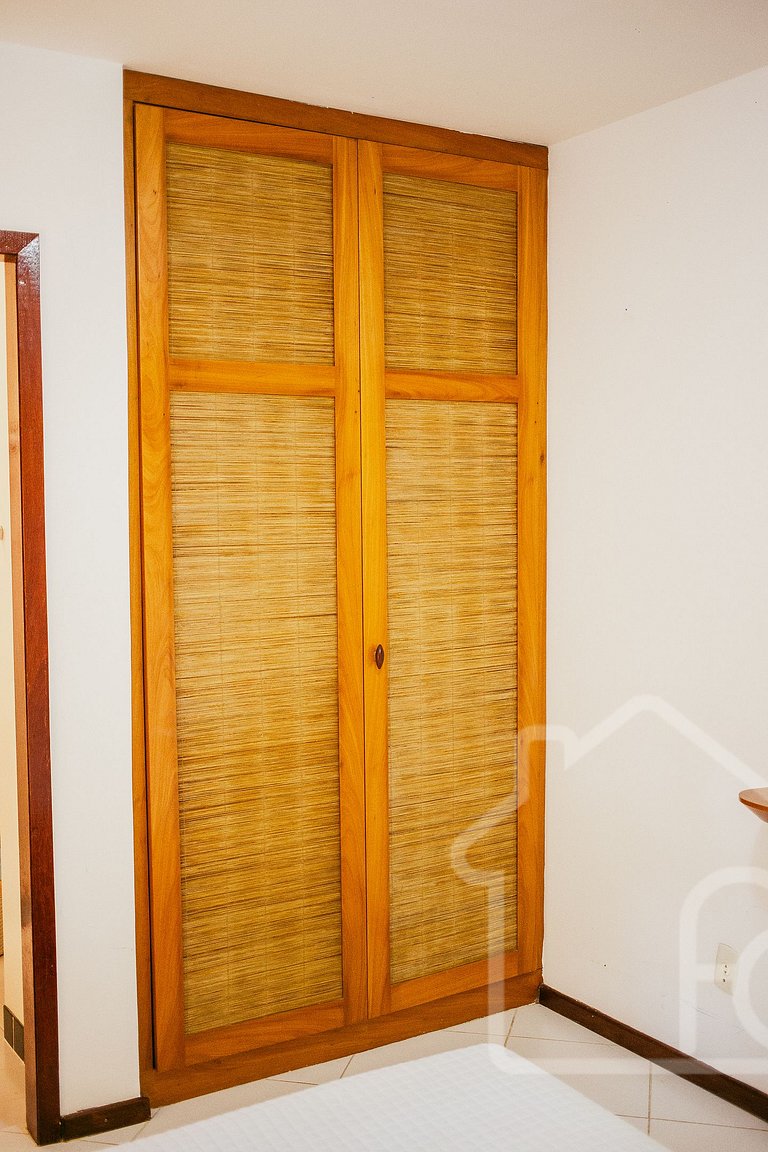 Casa em condomínio pé na areia