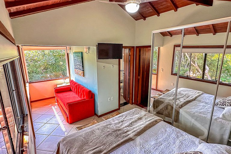 Casa com churrasqueira próxima a Rua das Pedras