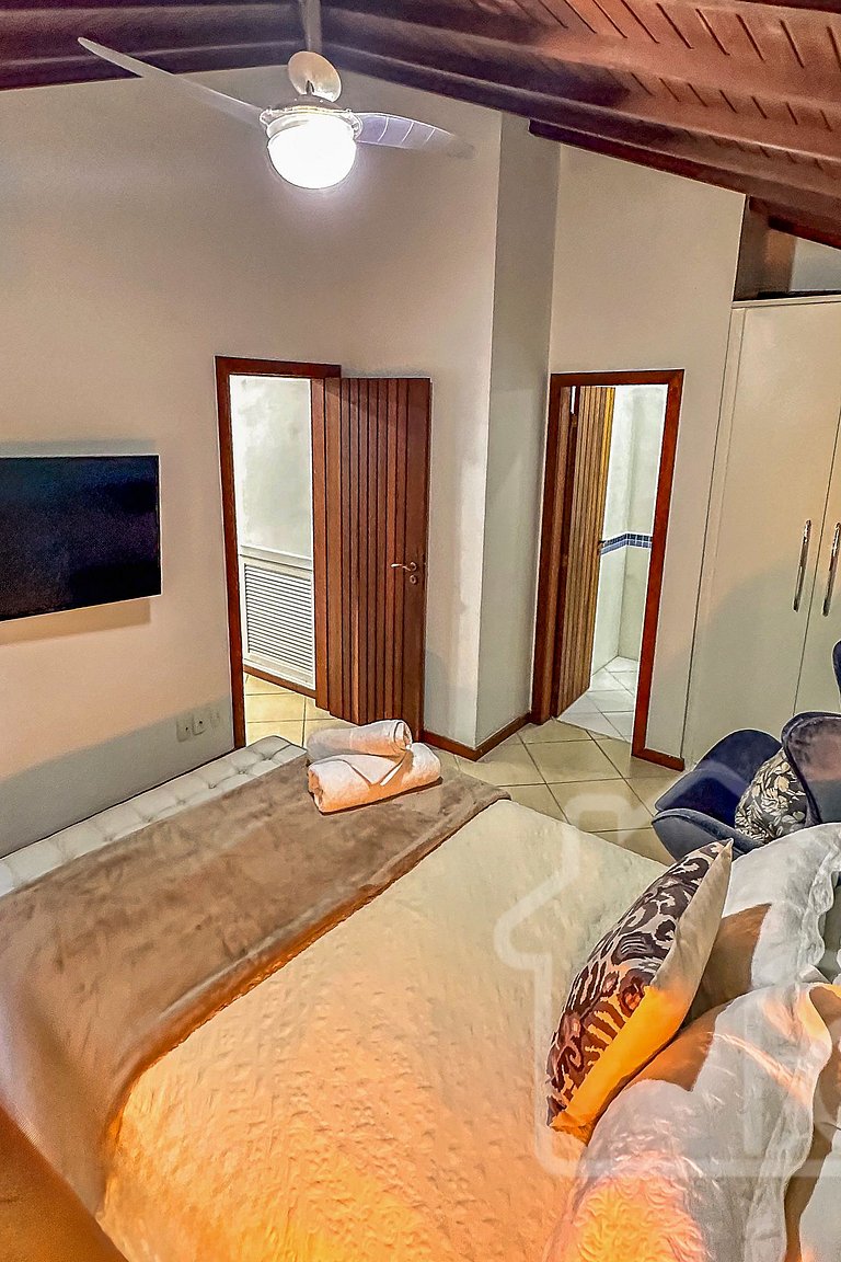 Casa com churrasqueira próxima a Rua das Pedras