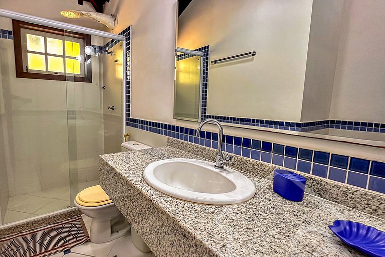 Casa com churrasqueira próxima a Rua das Pedras
