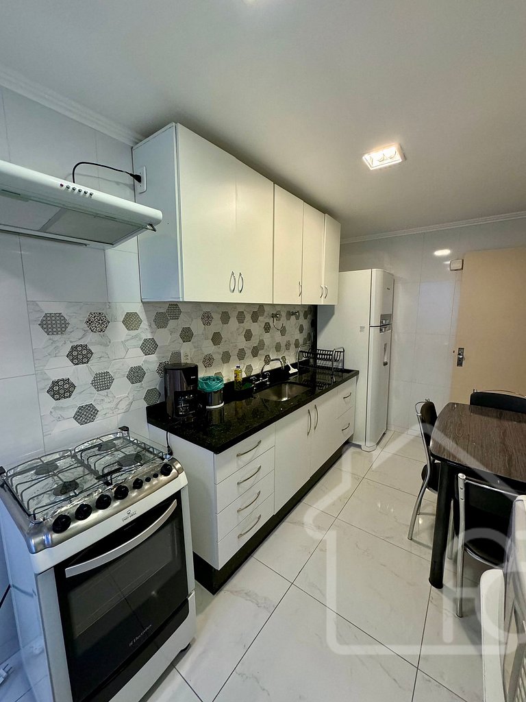 Apartamento em Olaria com piscina e playground