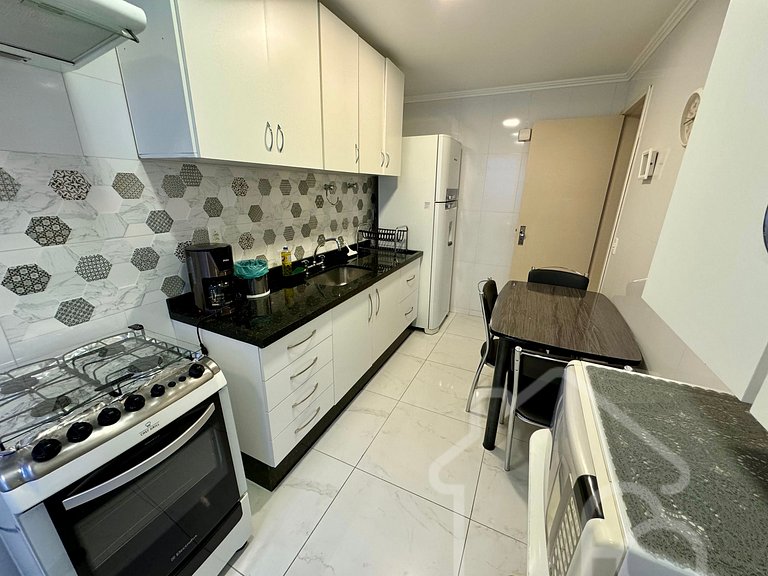 Apartamento em Olaria com piscina e playground