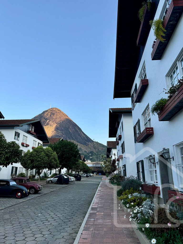 Apartamento em Olaria com piscina e playground