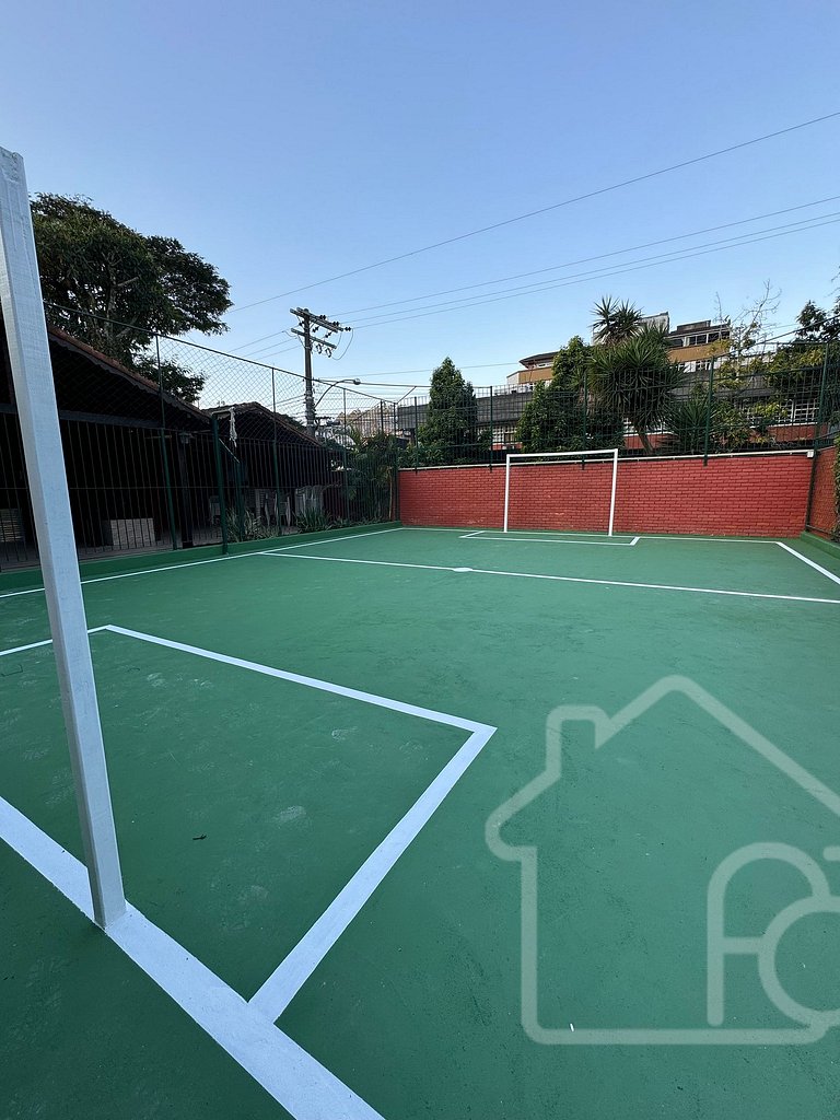 Apartamento em Olaria com piscina e playground