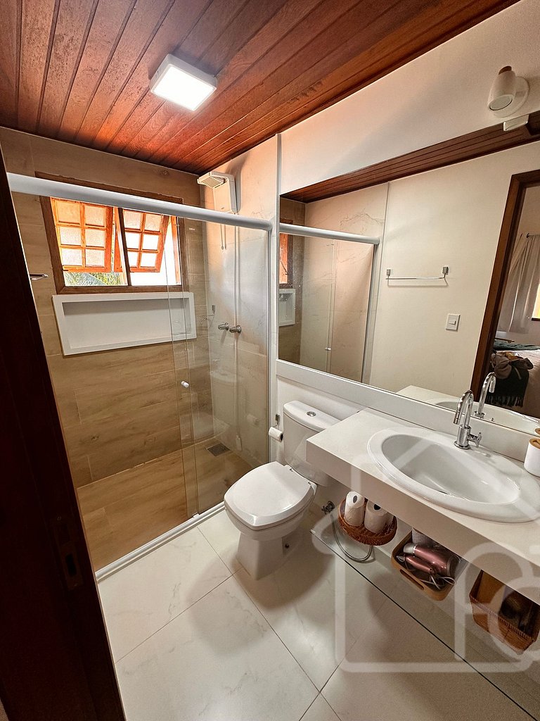 Casa a 4 Min da Praia de Manguinhos com Piscina, Sauna e Áre