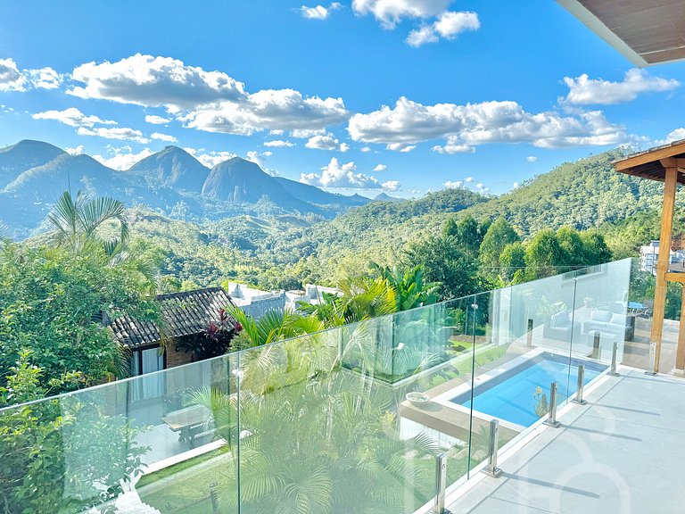 Casa luxuosa com vista e piscina