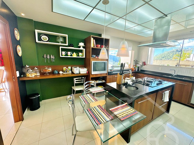 Casa luxuosa com vista e piscina