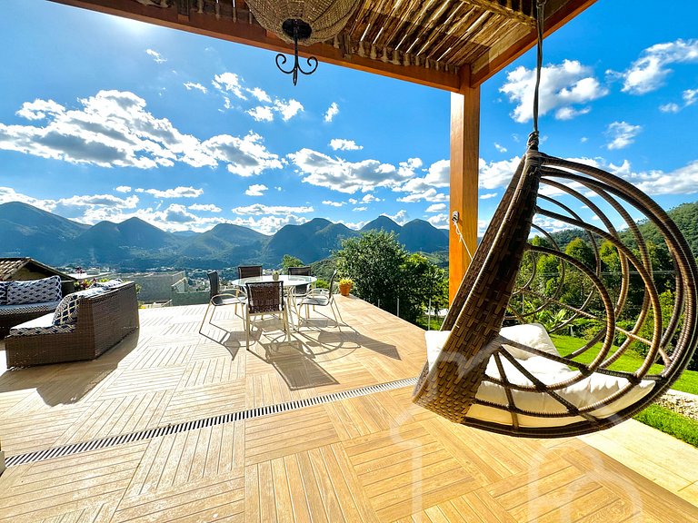 Casa luxuosa com vista e piscina