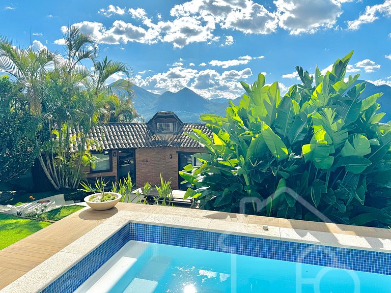 Casa luxuosa com vista e piscina
