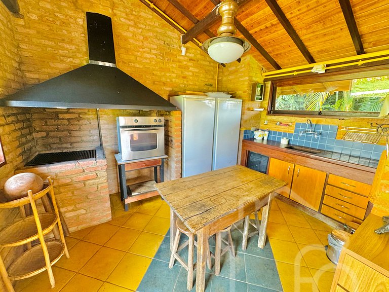 Casa luxuosa com vista e piscina