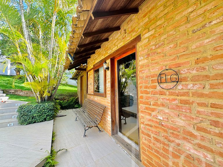 Casa luxuosa com vista e piscina