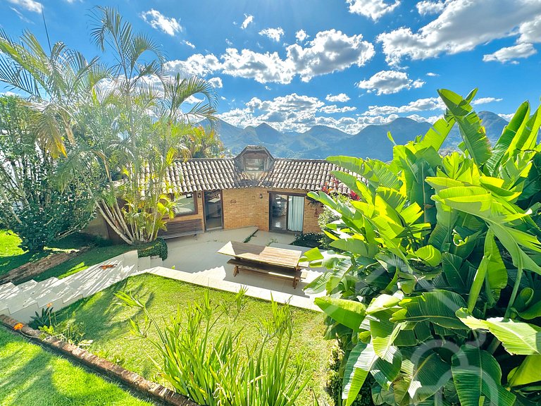 Casa luxuosa com vista e piscina