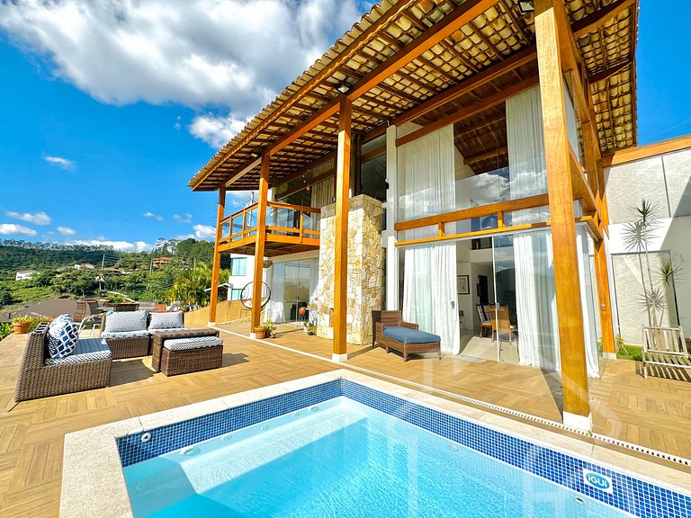 Casa luxuosa com vista e piscina