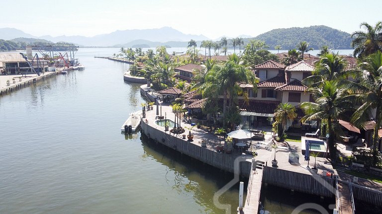 Casa de Luxo com Cais e Piscina – Angra dos Reis