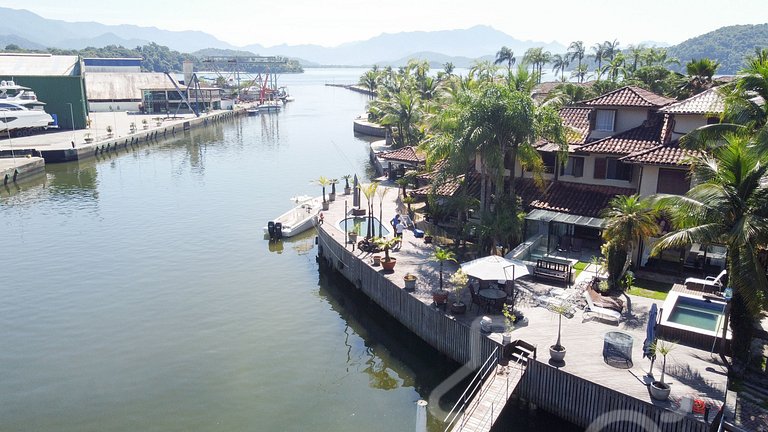 Casa de Luxo com Cais e Piscina – Angra dos Reis