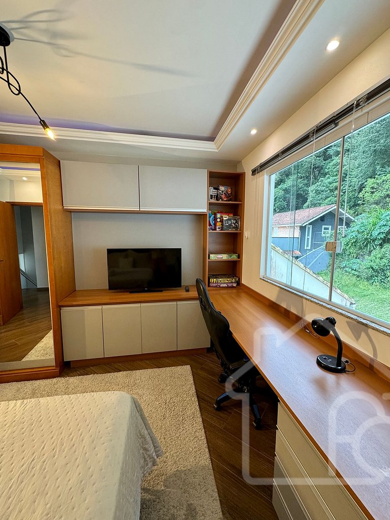 Casa na Serra com Área de Lazer