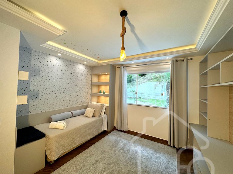 Casa na Serra com Área de Lazer