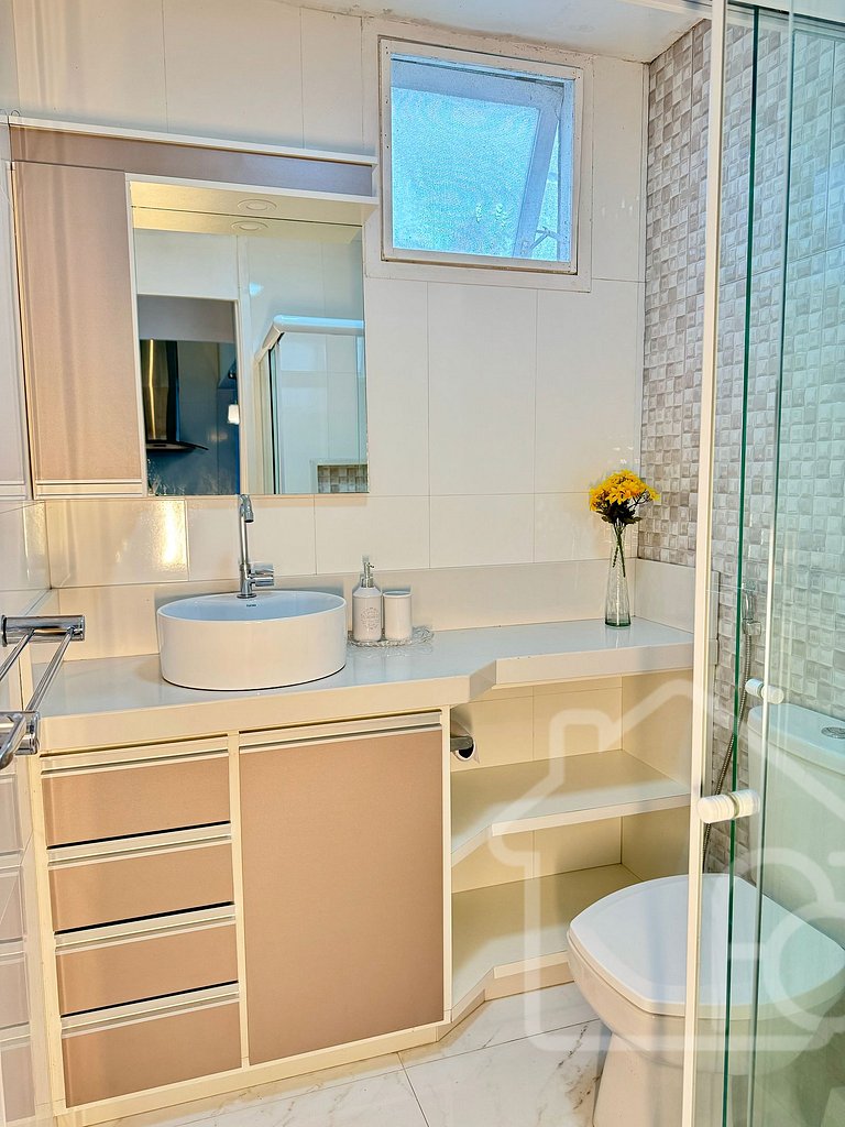 Apartamento em condomínio familiar