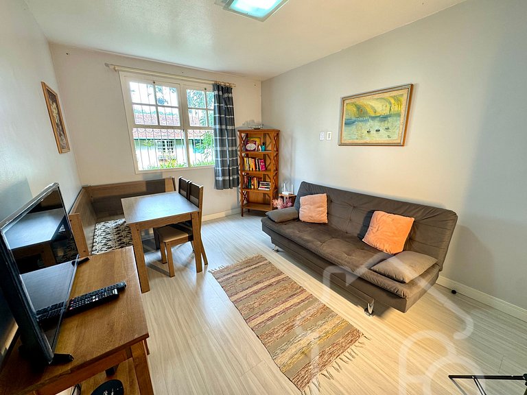 Apartamento em condomínio familiar