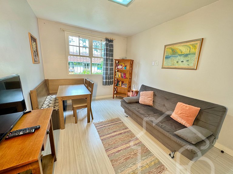 Apartamento em condomínio familiar