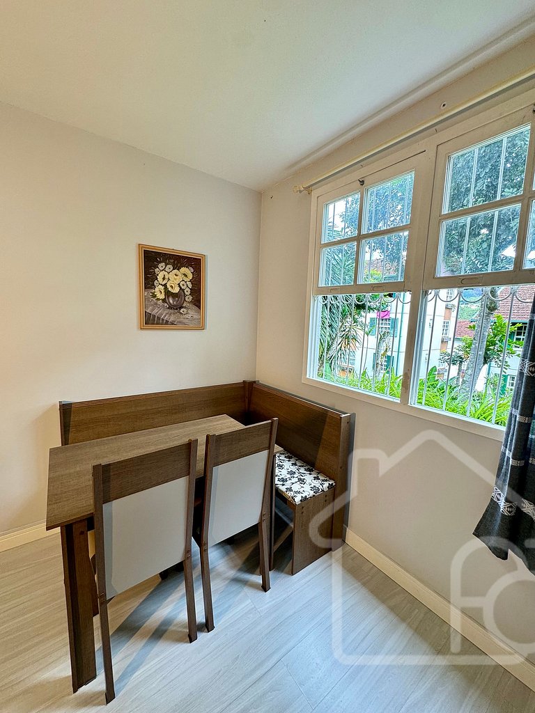 Apartamento em condomínio familiar