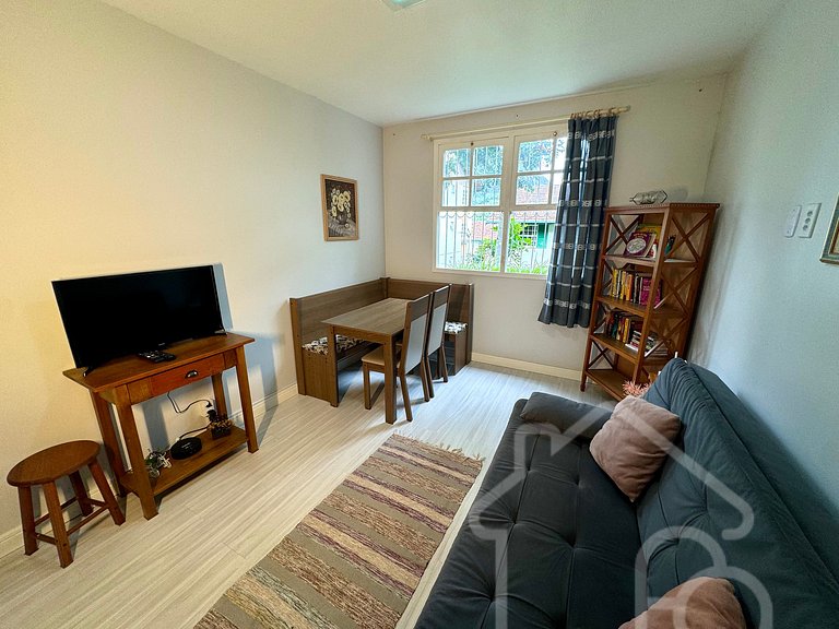 Apartamento em condomínio familiar