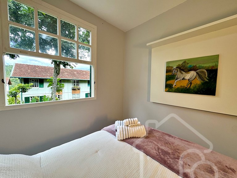 Apartamento em condomínio familiar