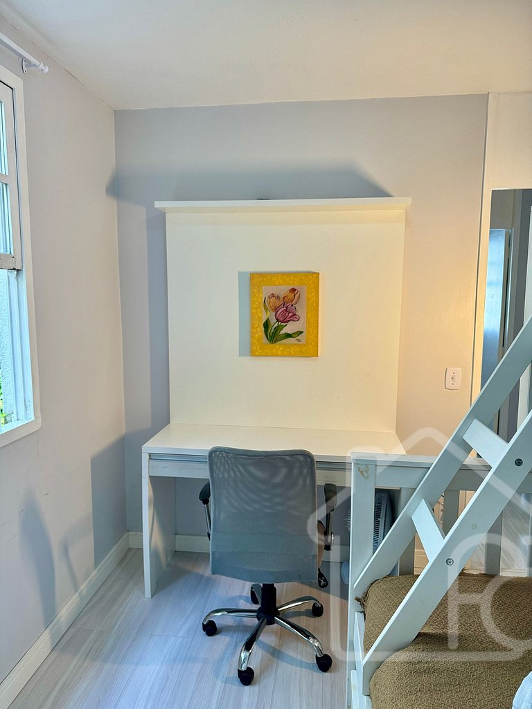 Apartamento em condomínio familiar