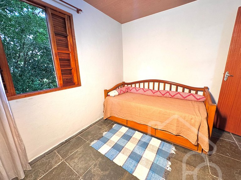 Refúgio em Lumiar com Piscina, Churrasqueira e Natureza ao R