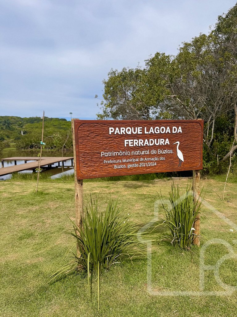 Casa com 5 suítes e Piscina privativa