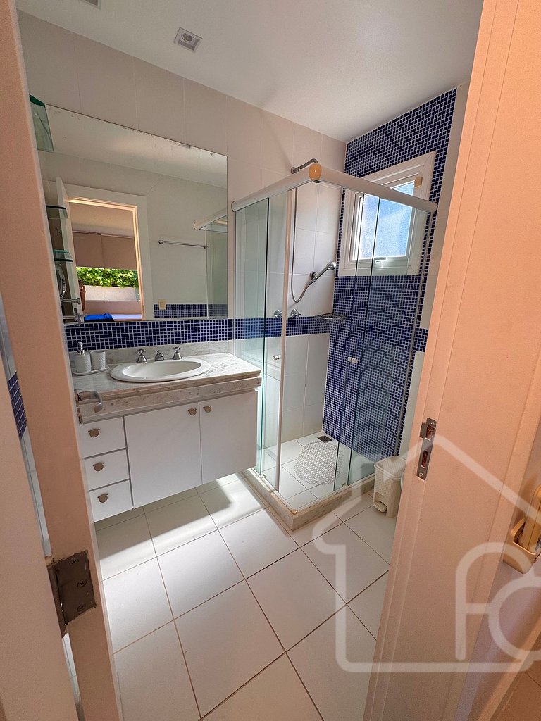 Casa com 5 suítes e Piscina privativa
