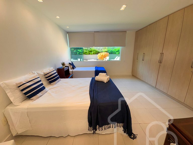 Casa com 5 suítes e Piscina privativa