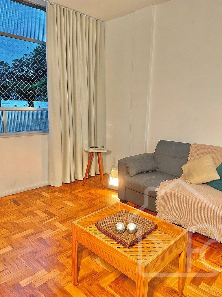 Apartamento completo 3min do Friburgo Shopping