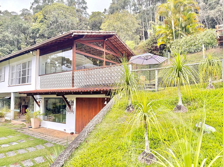 Casa com vista para as montanhas