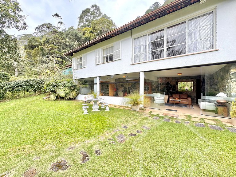 Casa com vista para as montanhas