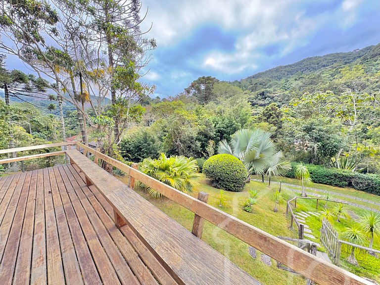Casa com vista para as montanhas