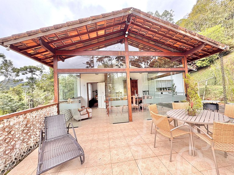 Casa com vista para as montanhas