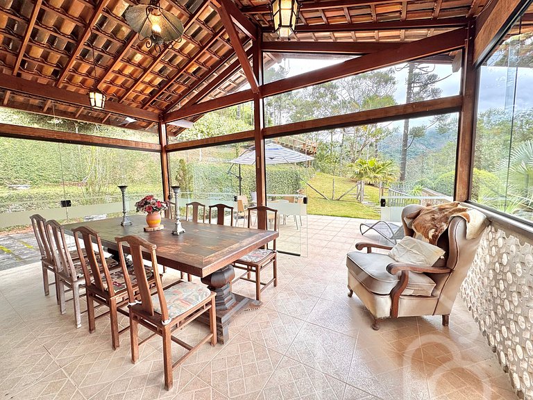 Casa com vista para as montanhas