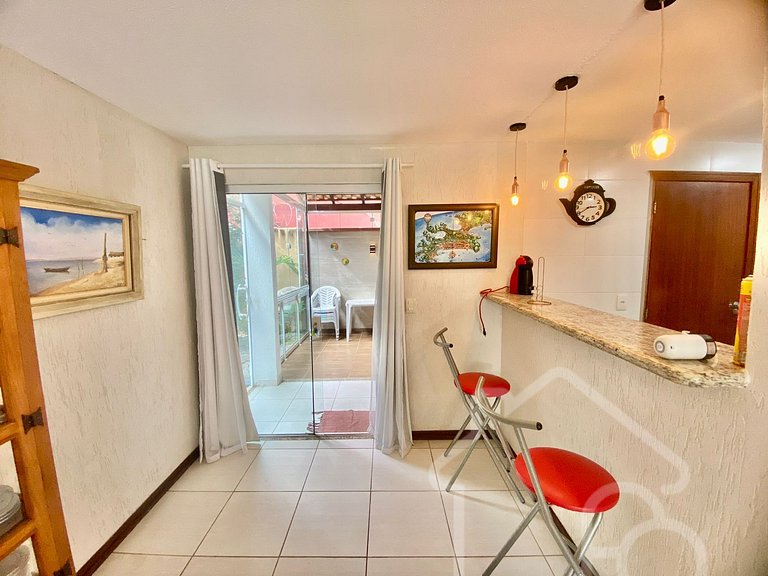 Casa com piscina em condomínio na Rasa