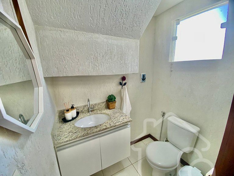 Casa com piscina em condomínio na Rasa