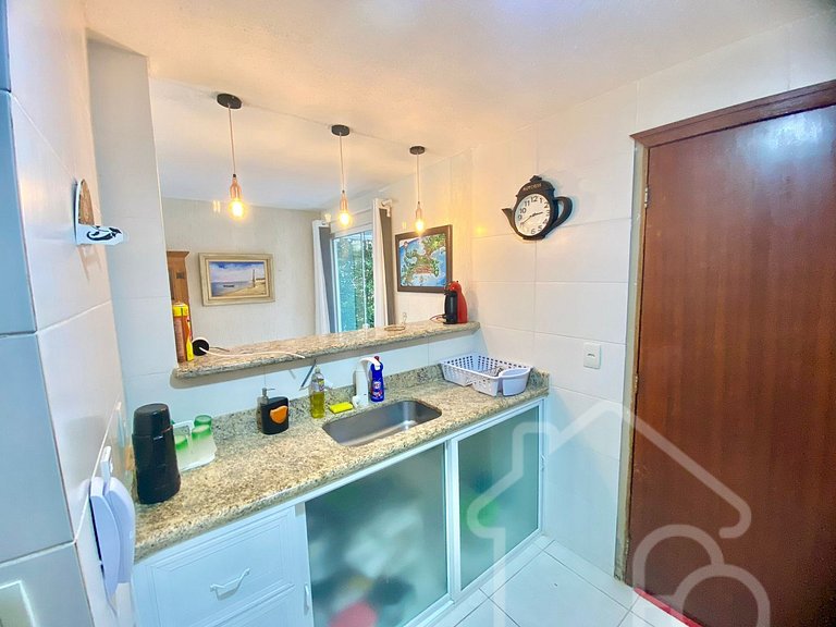 Casa com piscina em condomínio na Rasa