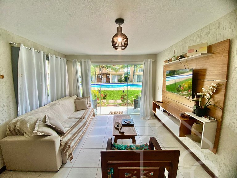 Casa com piscina em condomínio na Rasa