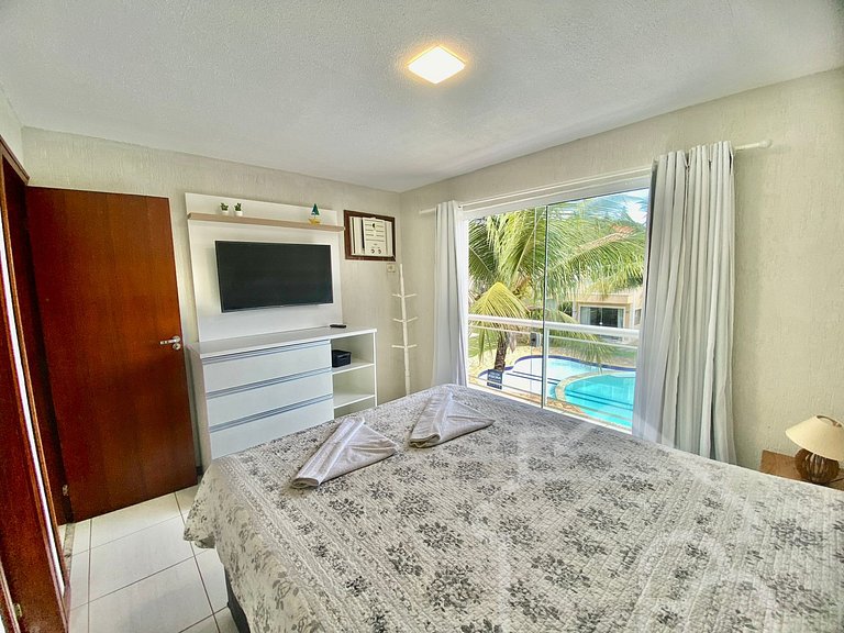 Casa com piscina em condomínio na Rasa